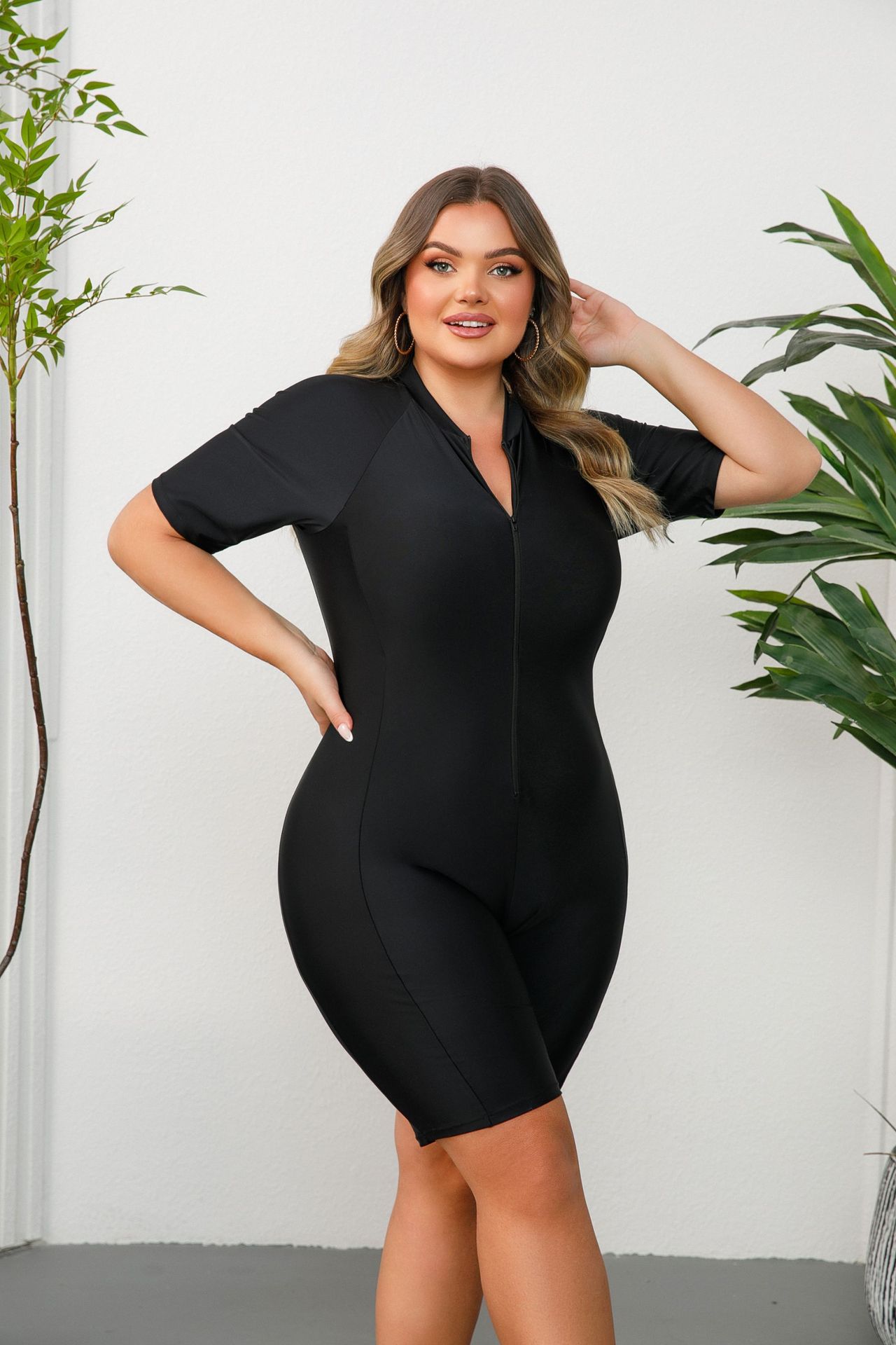 Plus Size Rash Guard Swimsuit Color Block Short Sleeve Zip-Up One Piece Swimwea